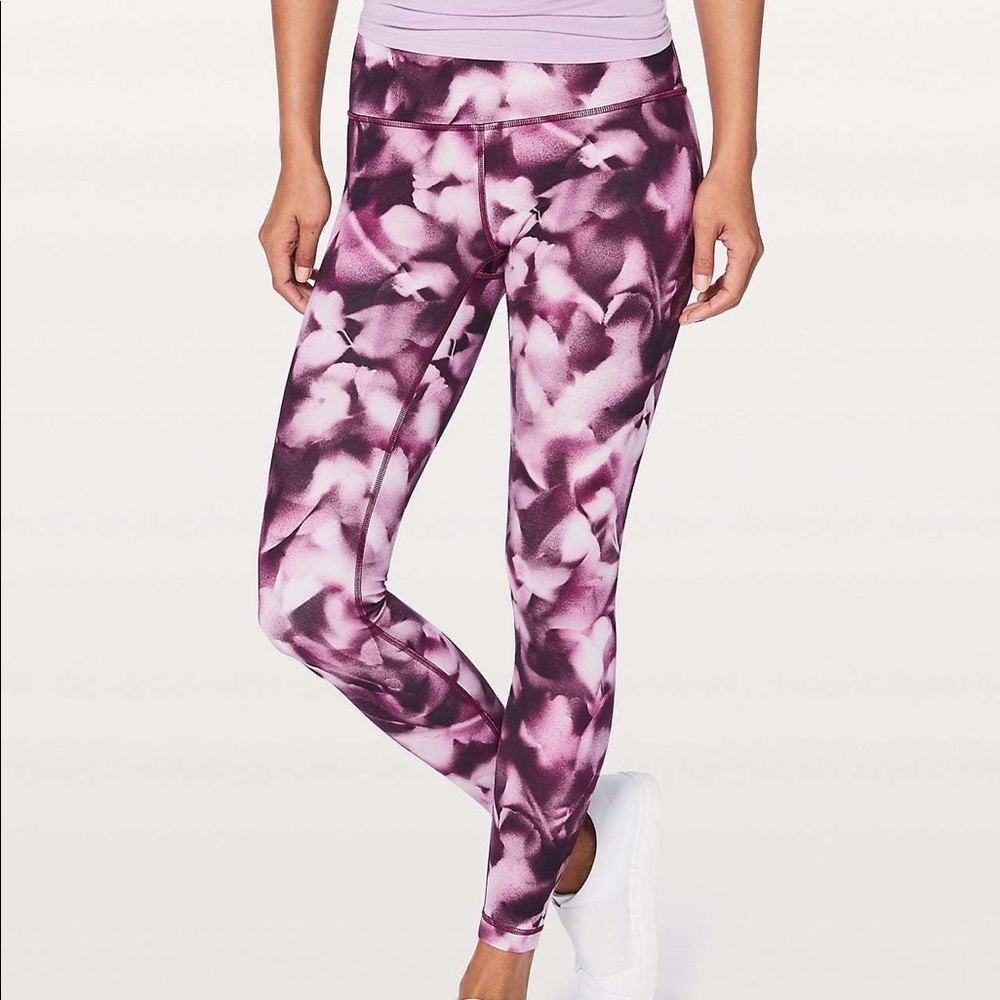 Lululemon wunder under